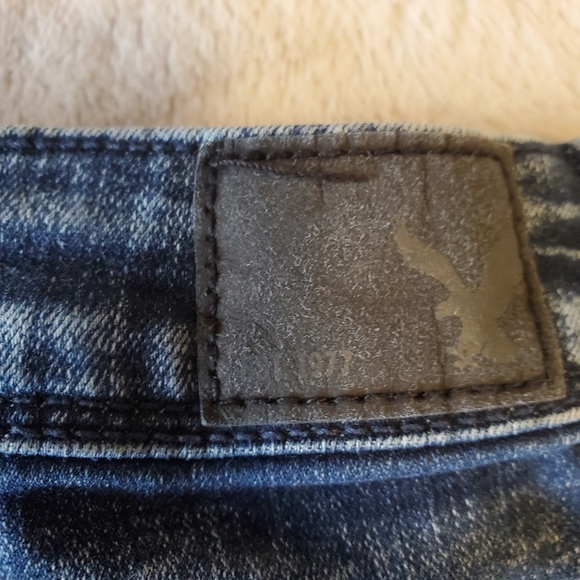 American eagle short shorts high waist faded blue jeans style button up style - Picture 6 of 7